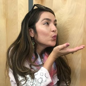 Meet your Posher, Sheyriana